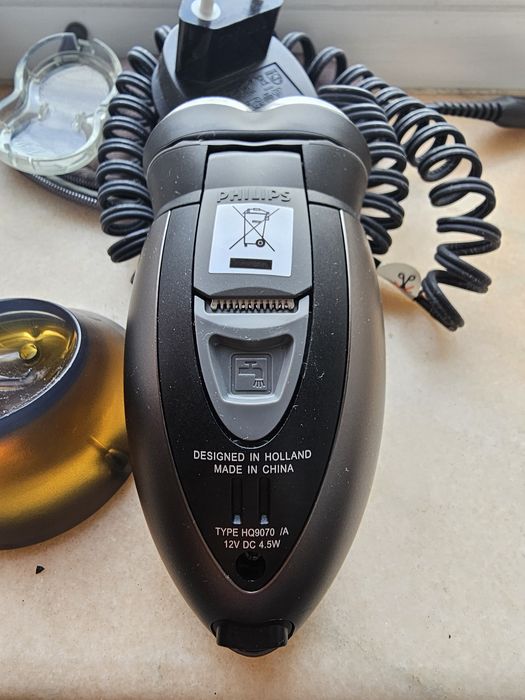 Aparat de ras electric Philips