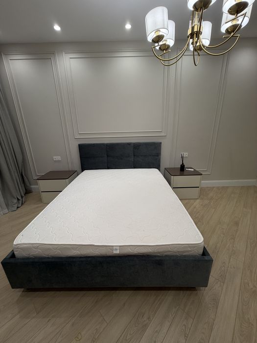 Кровать с матрасом