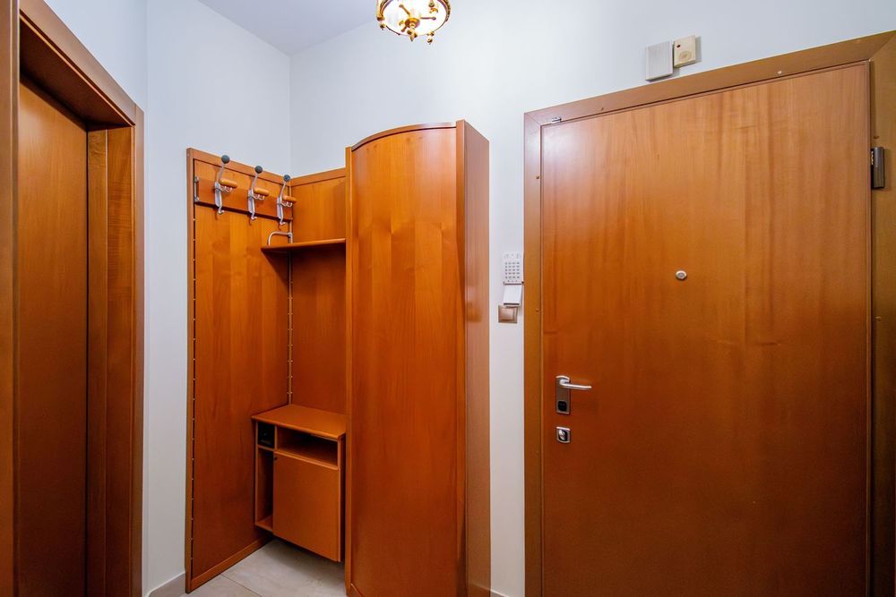 Дава се под наем Двустаен апартамент в София, Център - 73 кв.м за 1246.44 € - Снимка #12