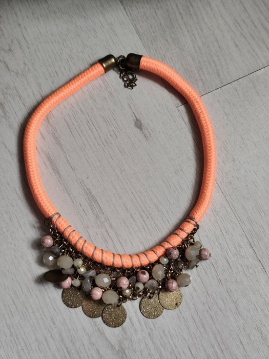 Colier colorat de primăvară