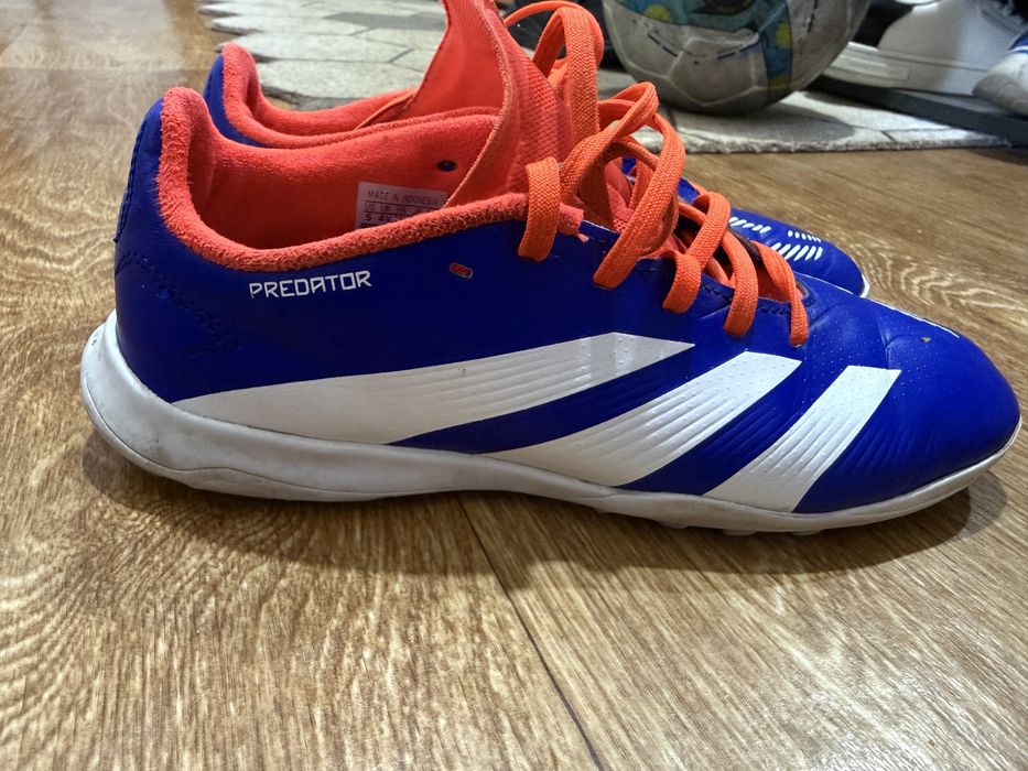 Футбольные бутсы