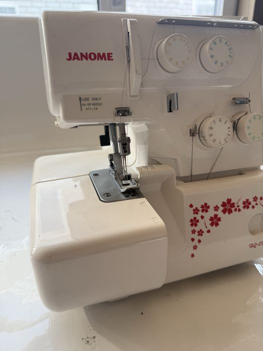 Оверлок JANOME HQ-075D
