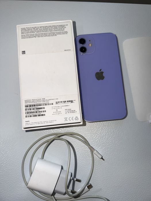 Продам iPhoe телефон