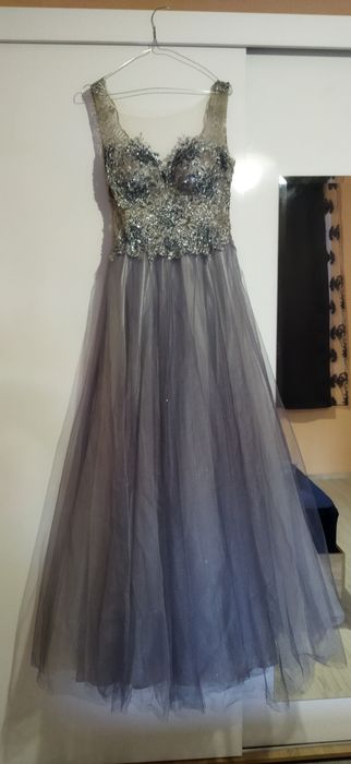 Абитуриентска рокля