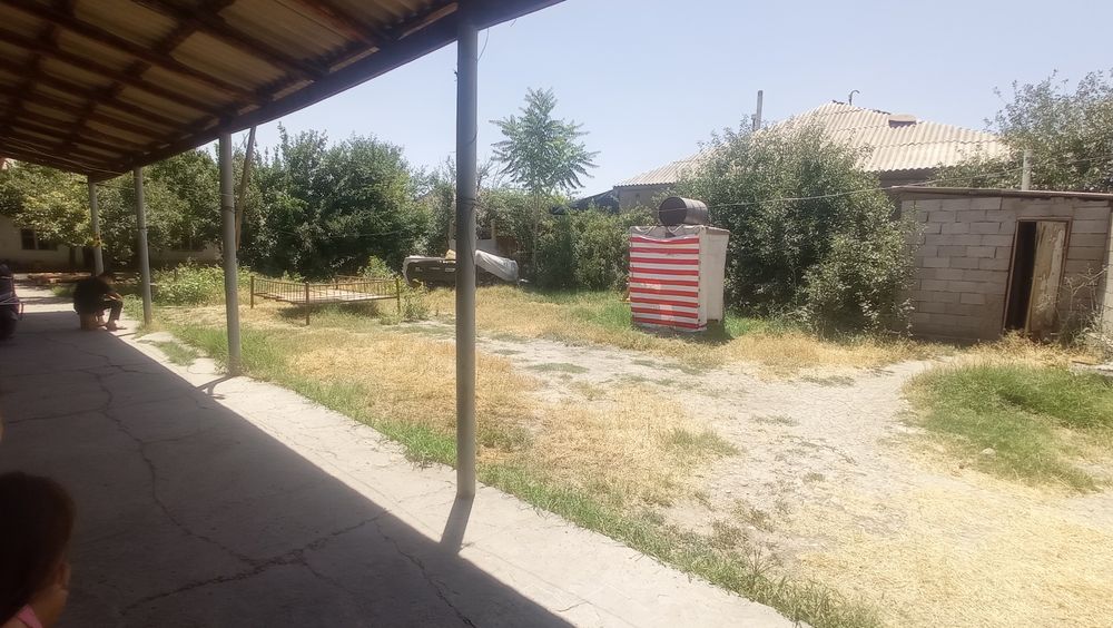 Дом 8 соток в хорошем тихом районе