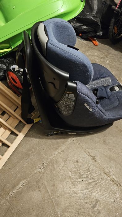 Vând scun isofix maxi cosi axissfix