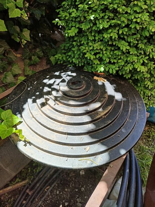 Трапезна маса/ диаметър 120см