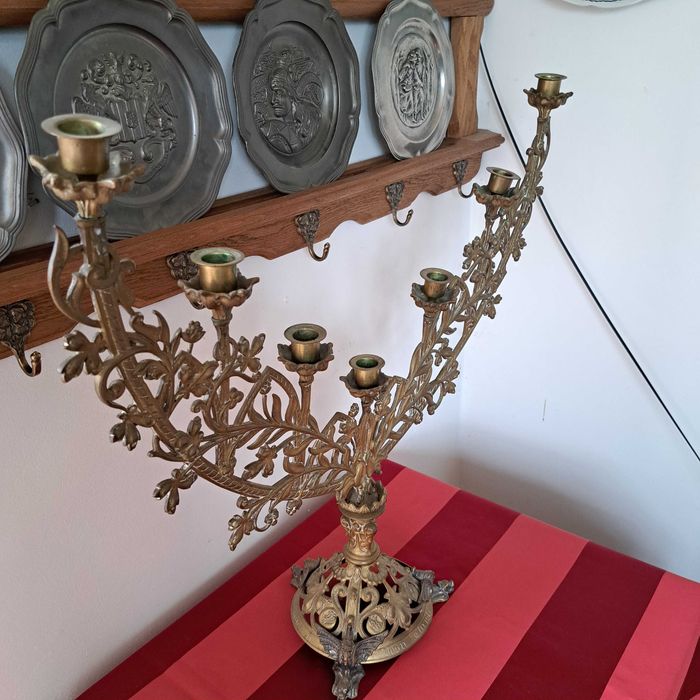 Sfesnic de altar catolic cu șapte lumini din bronz