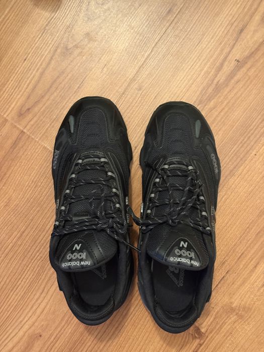New Balance 1000 trainers in black