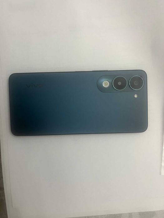 Продам телефон Vivo Y04