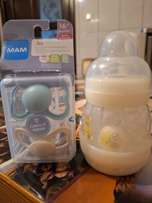 Vând biberon nou MAM si suzete