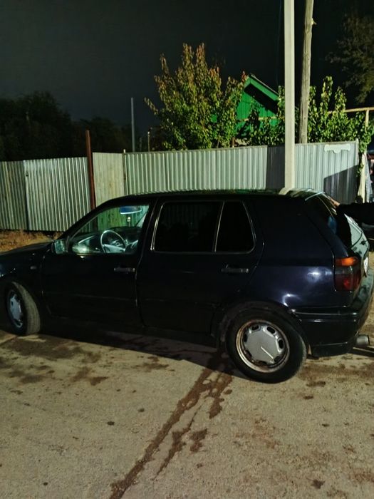 Фольксваген гольф 3,1992г