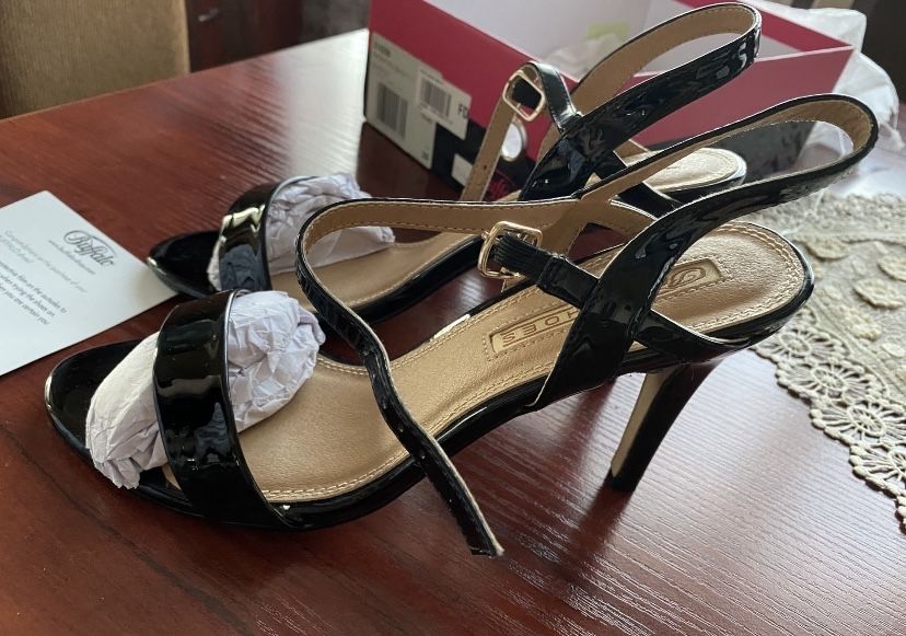 Обувки на ток Buffalo Shoes НОВИ!