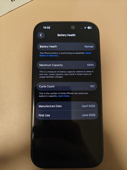 iPhone 16 Pro 256GB , 100% батерия, неразличим от нов
