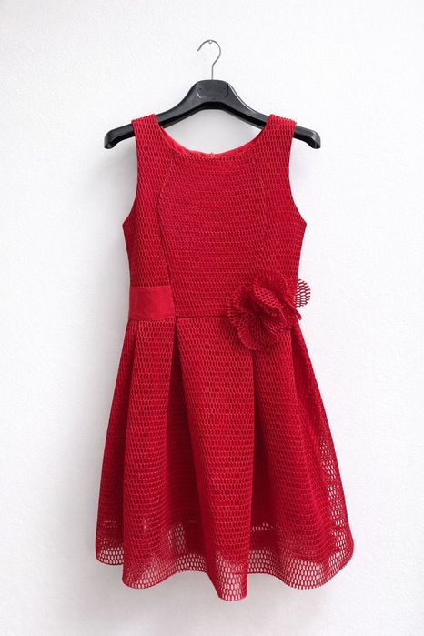 Детска червена рокля