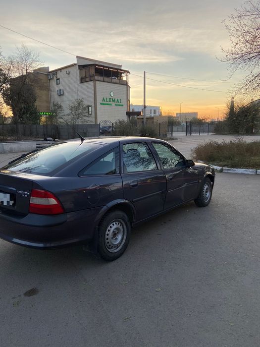 Продам Опель вектра б