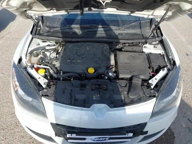 Piese de Renault Megane 3 2011 in 2 usi