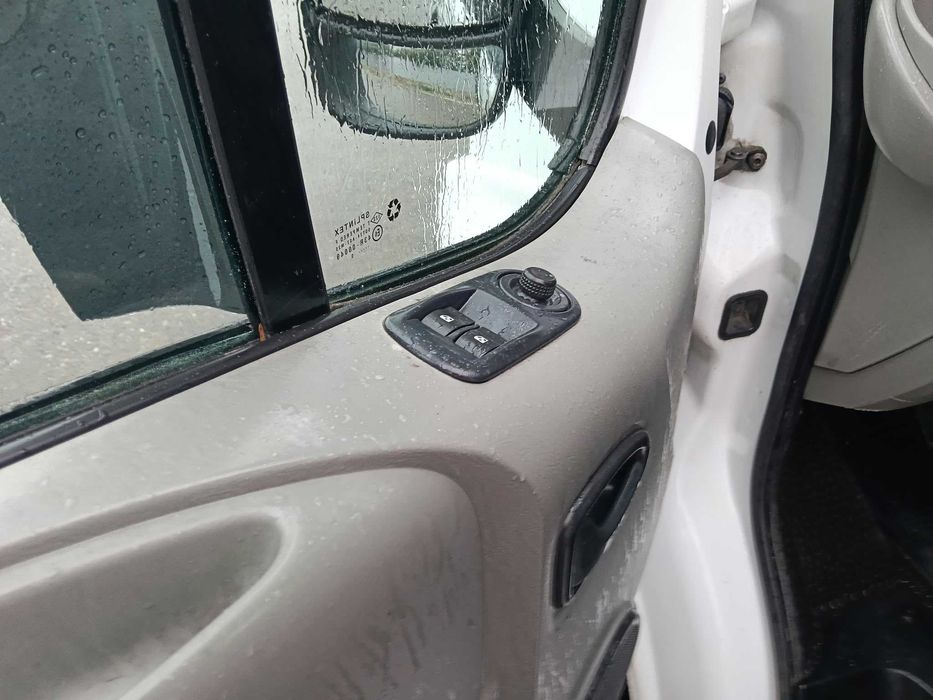 RENAULT Trafic (OPEL Vivaro) 2012 2.0dCi 115 CP E5 6 trepte AC, asigurare RCA+ITP valabile