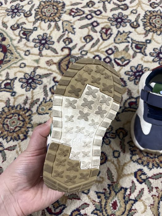 Продам кроссовки 21 размер