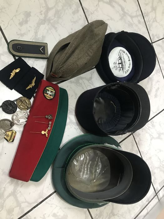 Sapca militara, boneta, insigne, medalii grade militare