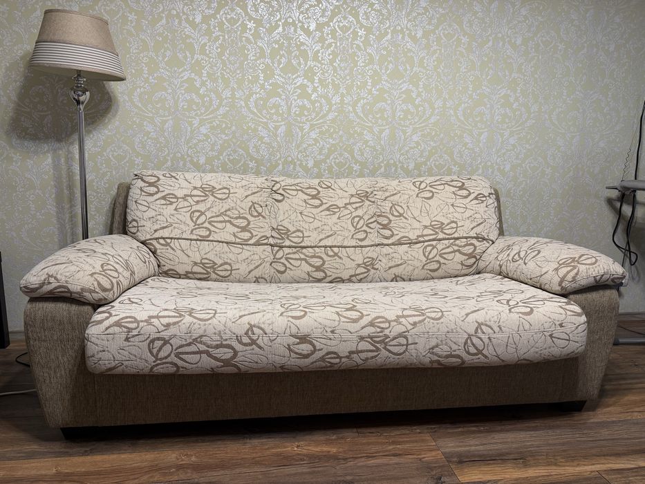 Диван двухместный