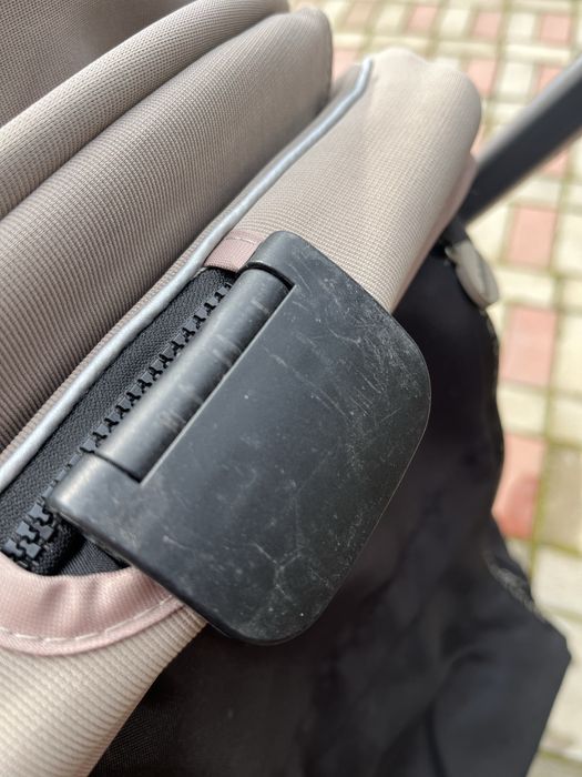 Carucior Chipolino Twister cu sezut rotativ