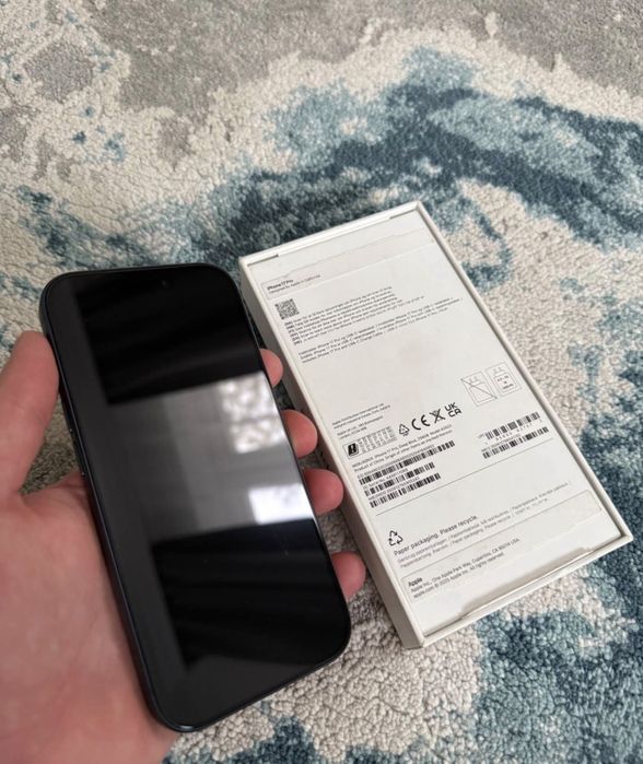 Vând iphone 17 pro