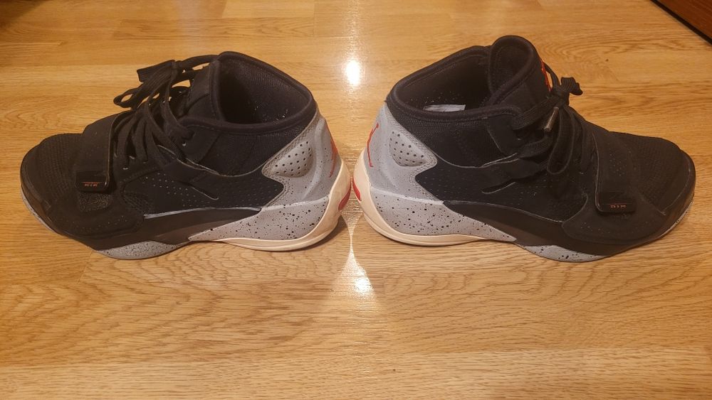 Nike Jordan Zion 2 marime 36.5 în stare foarte buna