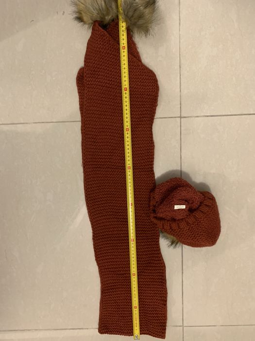 Vand set caciula si fular