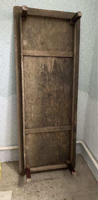 Жер стол сатылады .