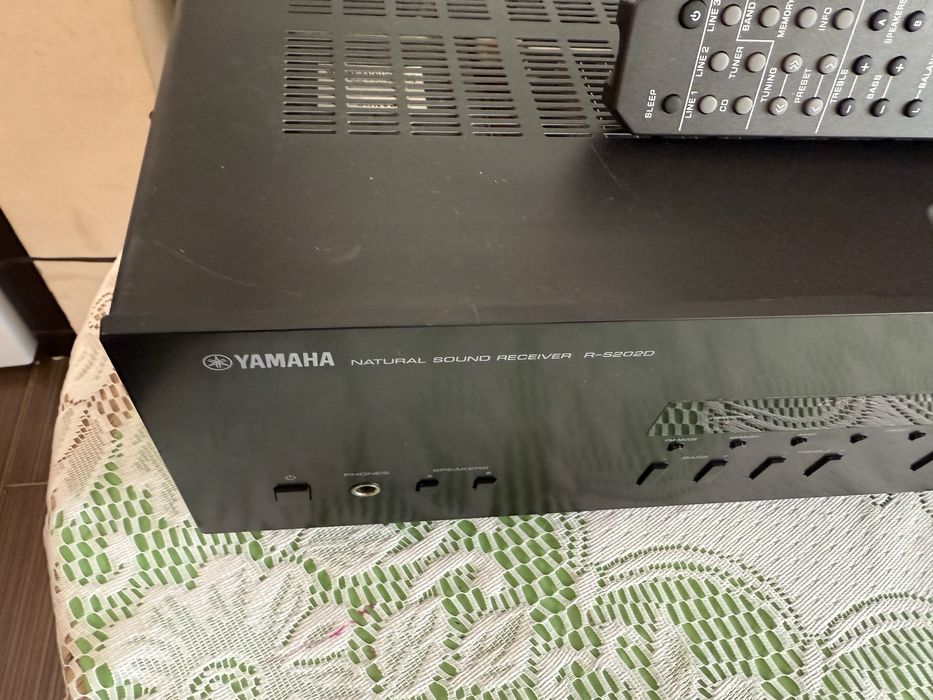 Yamaha R-S202D Bluetooth стерео ресивър