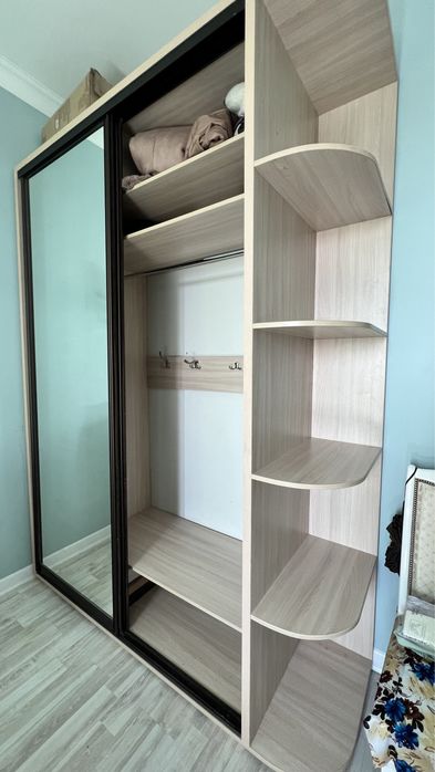 Продам шкаф купе в прихожую