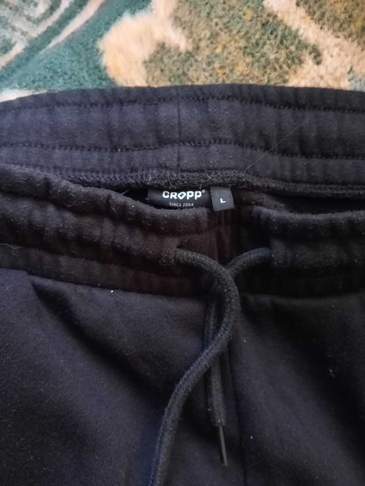 Анцунг черен Cropp