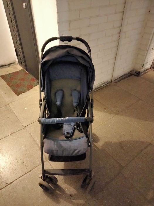 Продам коляску. Цвет синий.