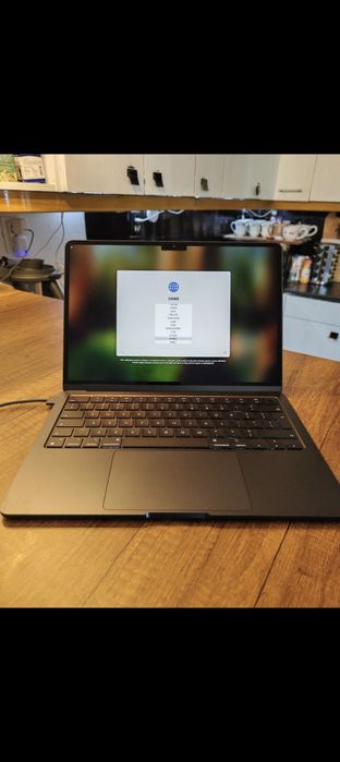 Apple Macbook Air M2  16 gb 256 ram