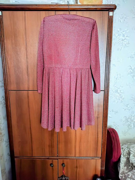 Vand rochie lurex,model fluturas,mar 42-44.