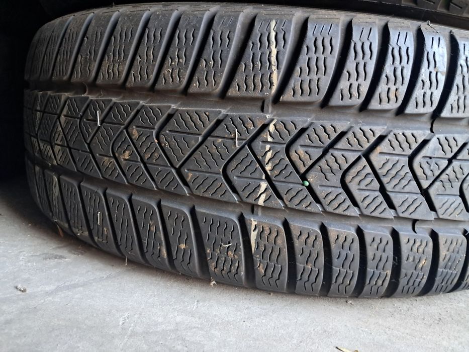 Anvelope second iarna 225 55 R17 Pirelli RFT* 2024