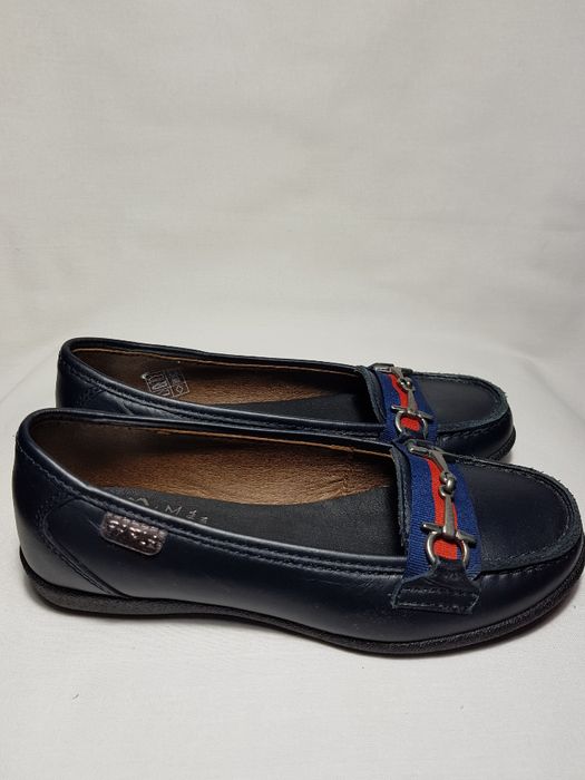 Продам детскую обувь