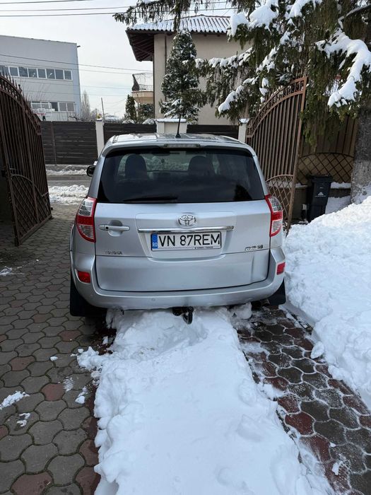 Vând Toyota Rav4 diesel 4x4