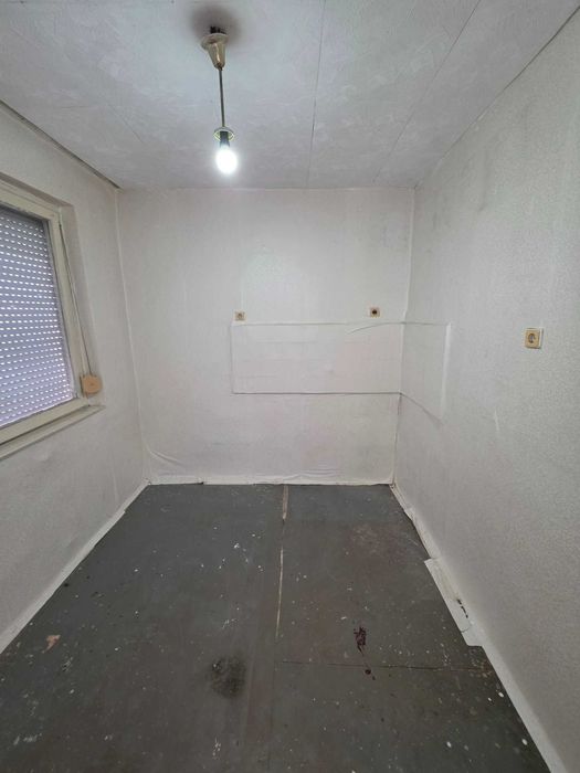 Гарсониера, Под наем, кв. Вароша