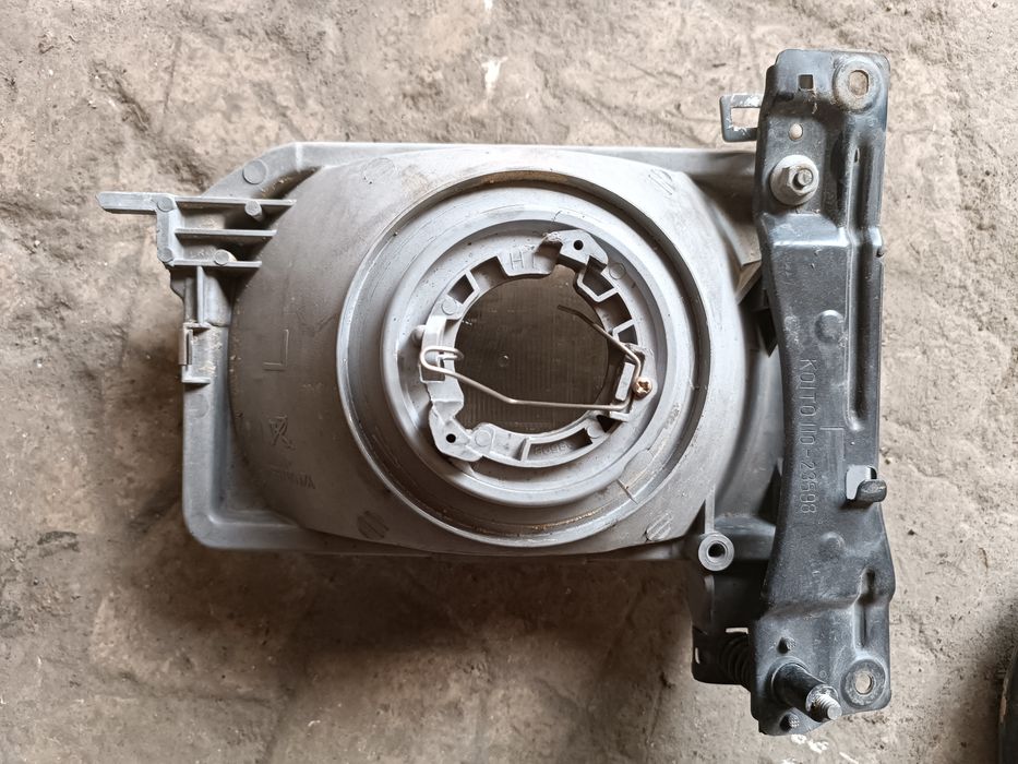 Фара Ниссан тиррано