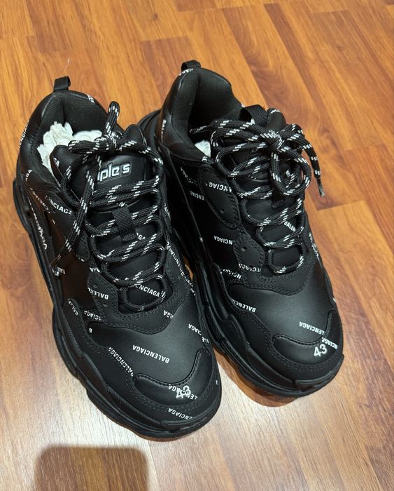 Adidasi Balenciaga Triple S Allover logo Noi Originali
