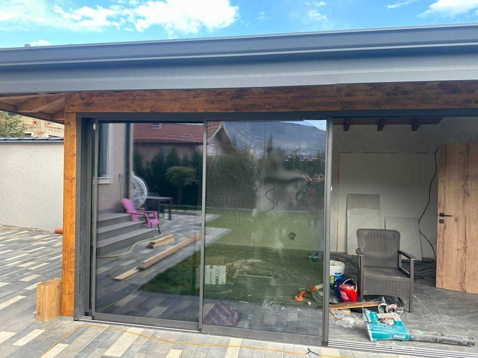 Алуминиева стъклена система