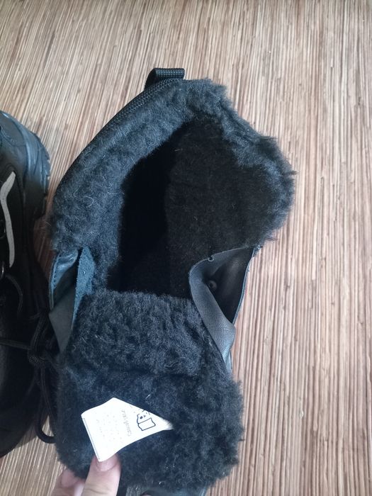 Продам зимние ботинки