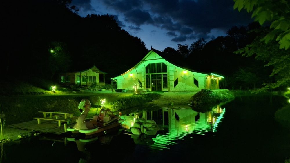 Cabana cu piscina la munte