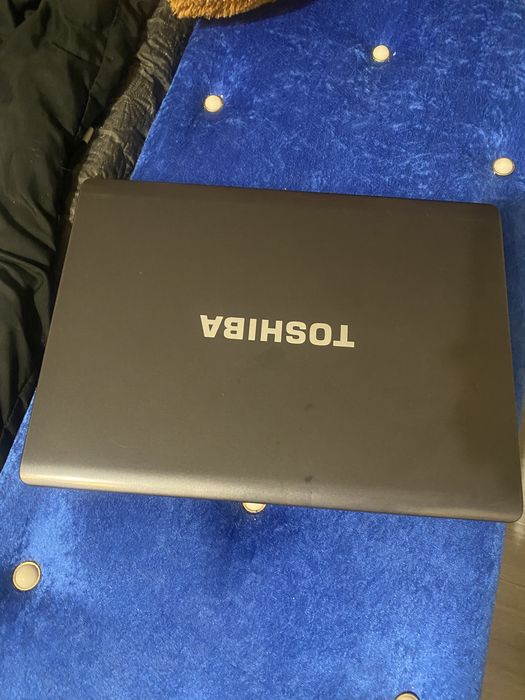 Vand laptop TOSHIBA