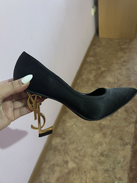 Женские туфельки