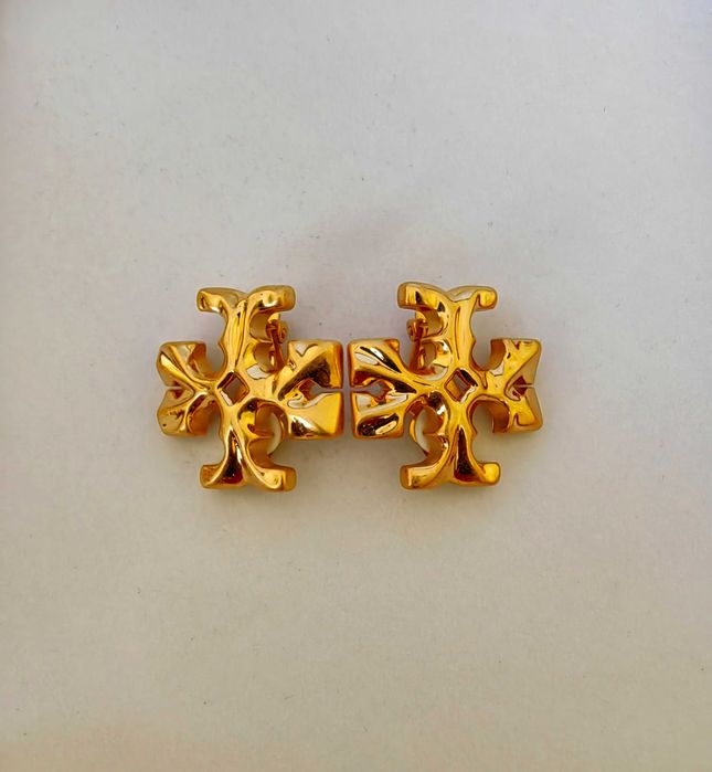 Големи тежки обеци на Tory Burch със закопчаване клипс