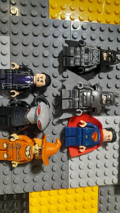 Продам лего фигурки