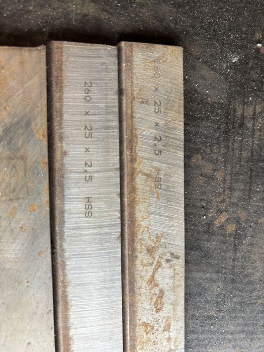 Циркулярни дискове за дърво ,ножове за абрихт,чук 5кг, дърв. стяга